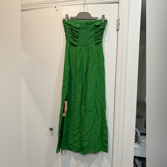 NWT Green reformation dress SIZE 2 - Picture 2 of 3